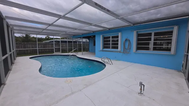 Residence photo 12