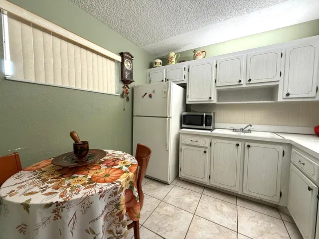  Unit 306 photo 11