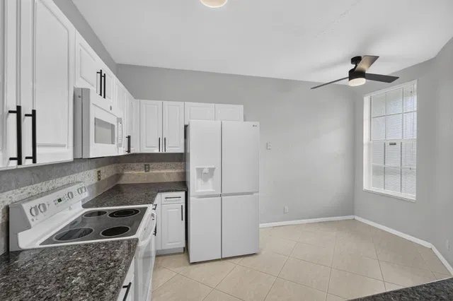 Unit Apt 1 photo 14