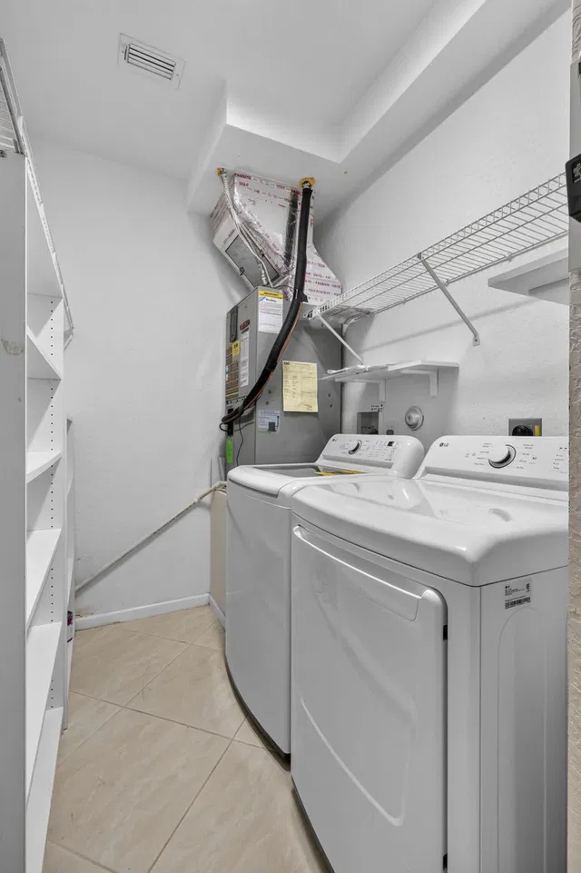 Unit Apt 1 photo 15