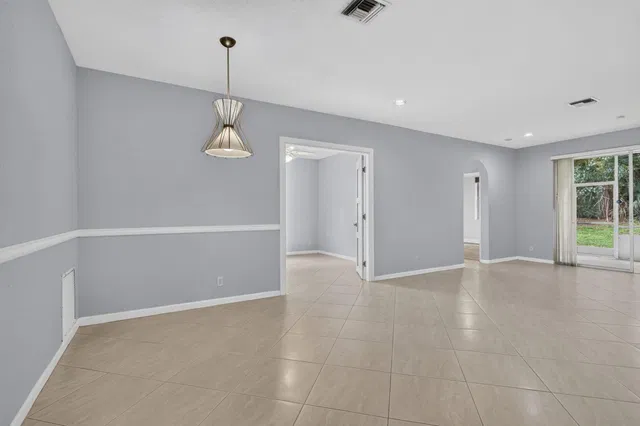 Unit Apt 1 photo 17