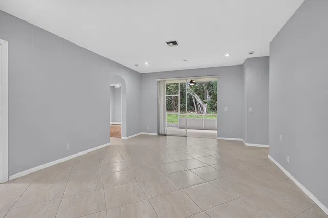 Unit Apt 1 photo 20