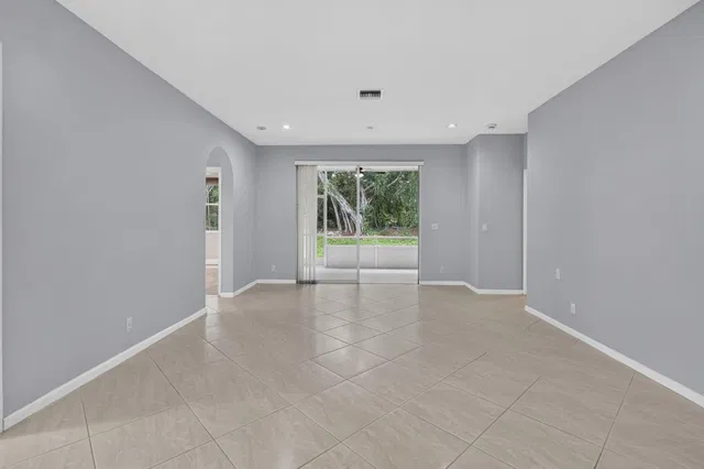 Unit Apt 1 photo 21
