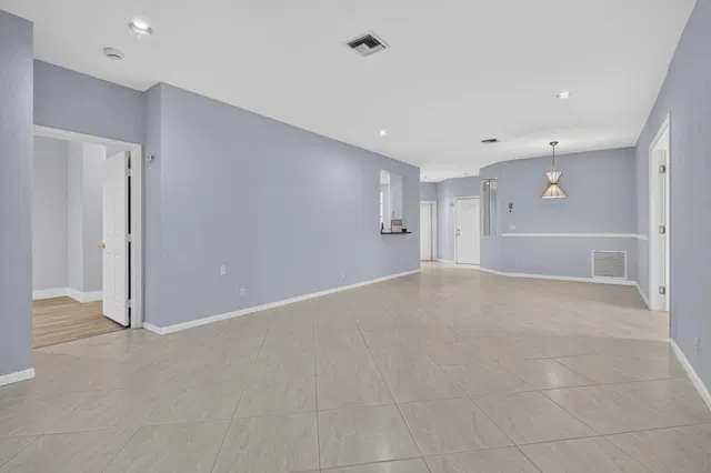 Unit Apt 1 photo 23