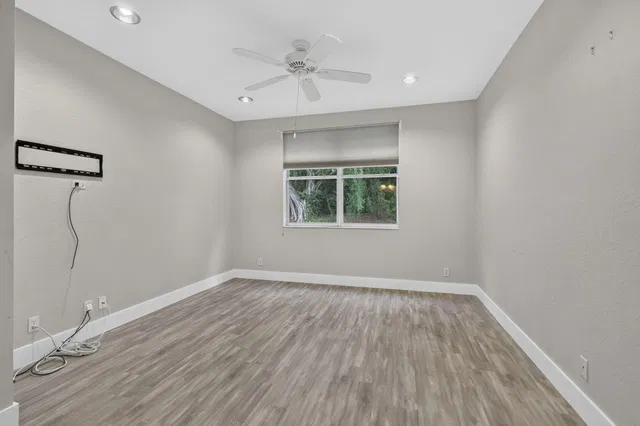 Unit Apt 1 photo 26