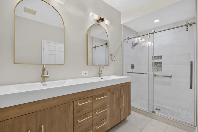 Unit Apt 1 photo 31
