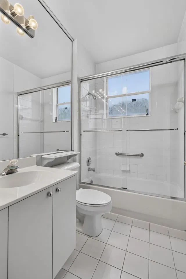 Unit Apt 1 photo 34