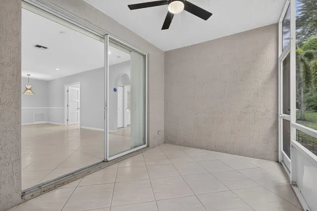 Unit Apt 1 photo 37