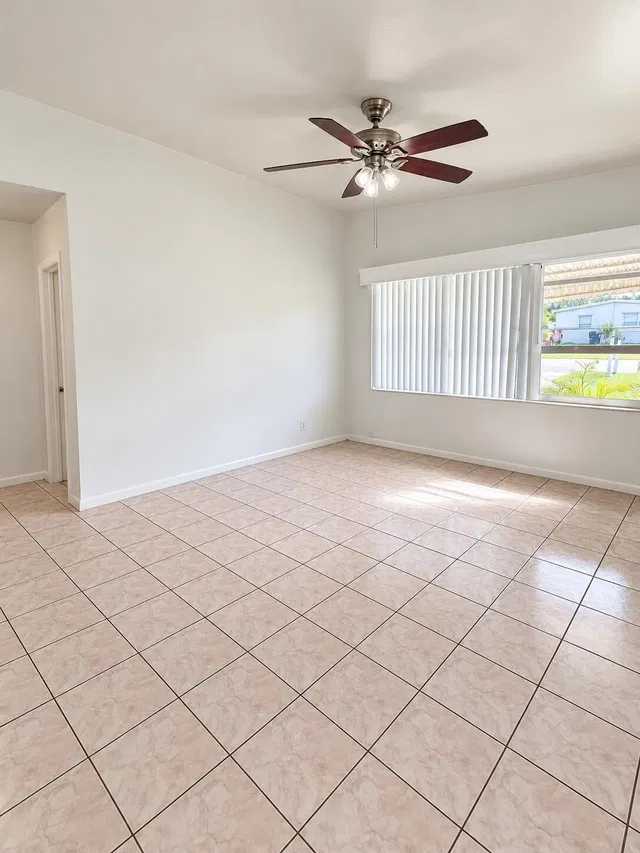  Residence photo 5