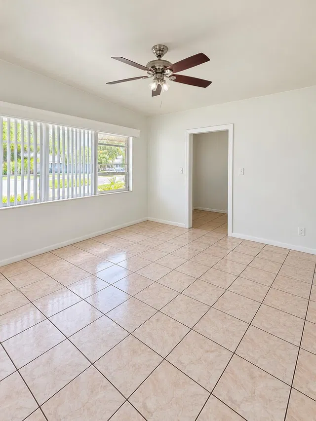  Residence photo 6
