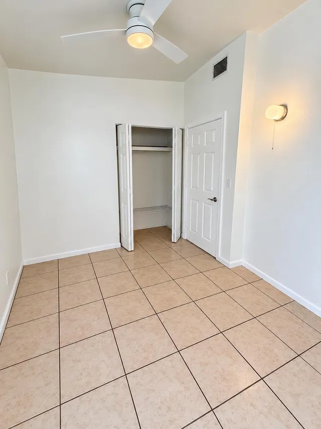  Residence photo 9