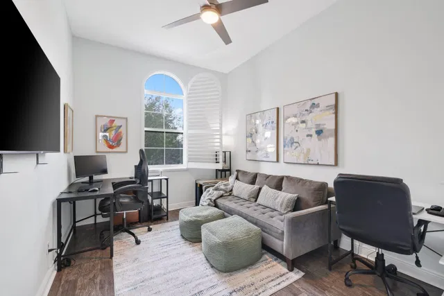 Residence photo 30