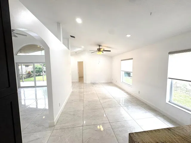 Residence photo 8