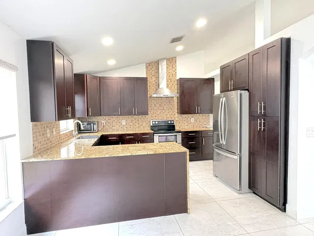 Residence photo 9