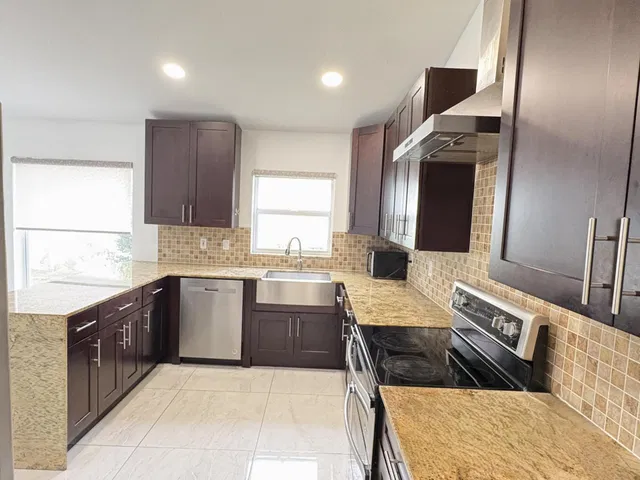 Residence photo 10