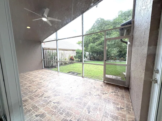 Residence photo 19