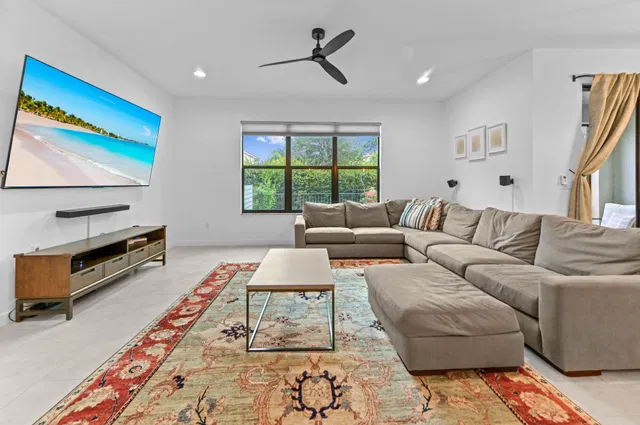 Residence photo 5