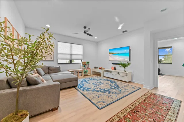 Residence photo 18