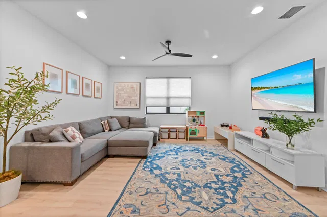 Residence photo 19