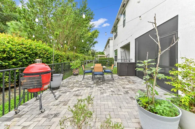 Residence photo 36