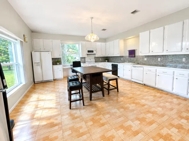 Residence photo 5