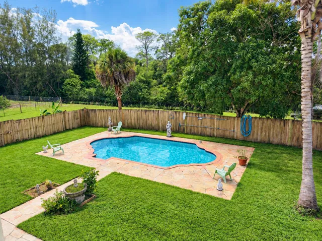 Residence photo 15