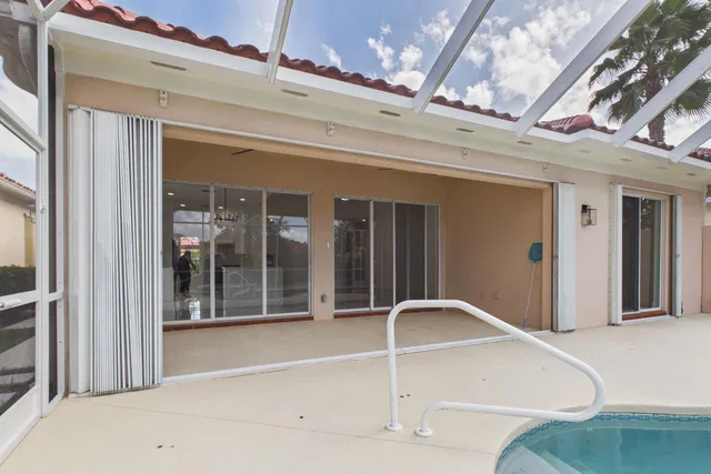 Residence photo 25