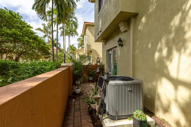 Residence photo 4