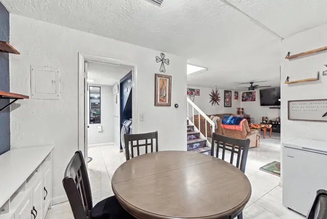  Residence photo 6