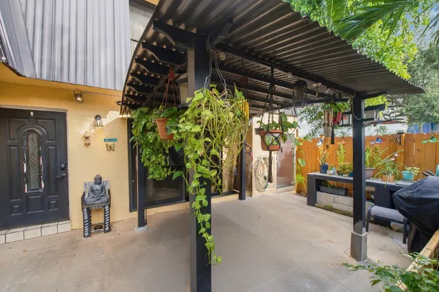  Residence photo 24