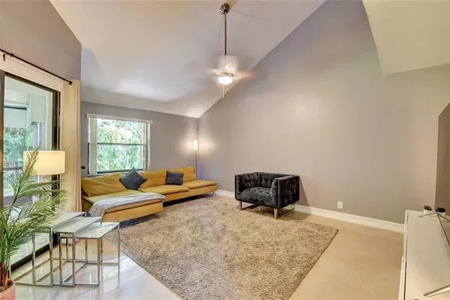 Residence photo 9