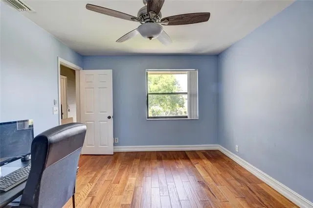 Residence photo 25
