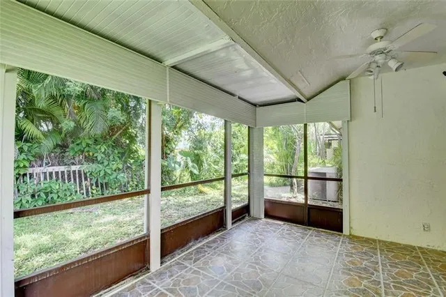Residence photo 29