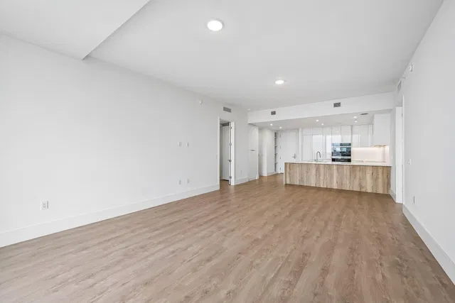 Nautilus 220 Unit 1913 photo 13