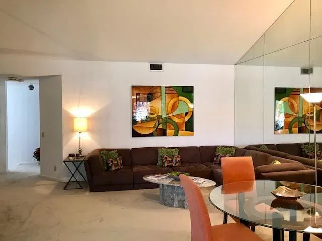 Residence photo 3
