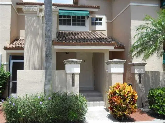 Residence photo 12