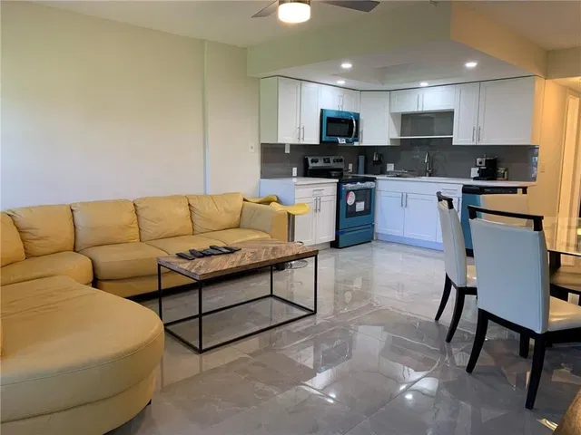Residence photo 3