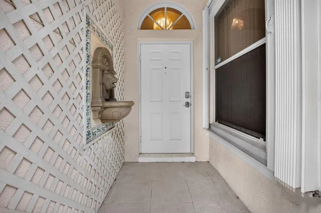  Residence photo 9
