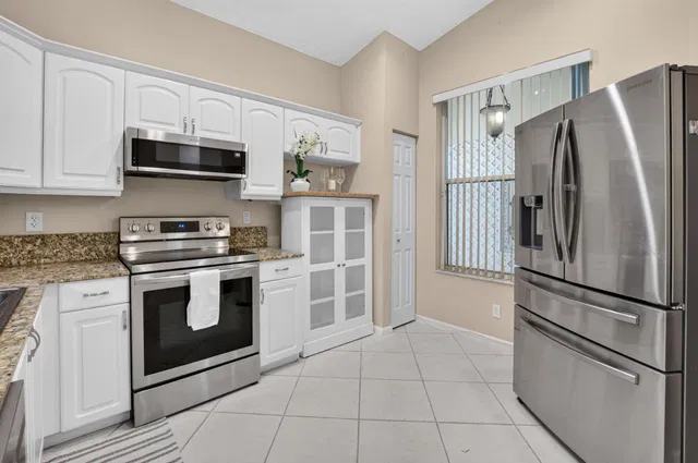  Residence photo 11
