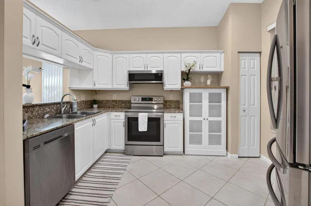  Residence photo 12