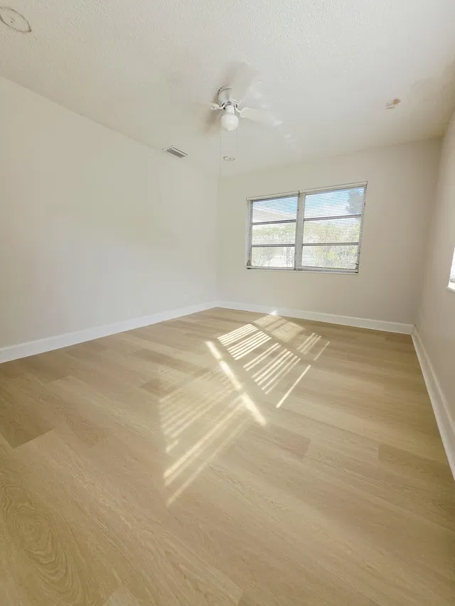 Residence photo 16
