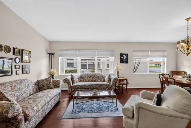  Residence photo 16