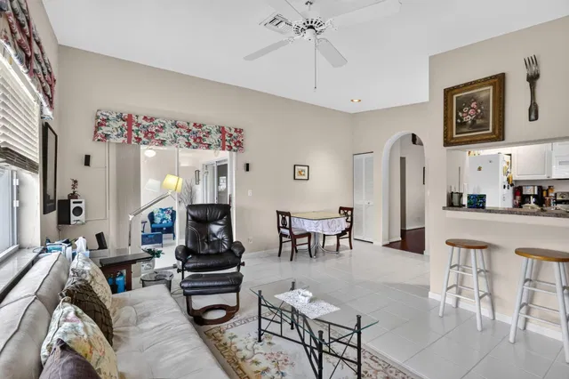  Residence photo 22