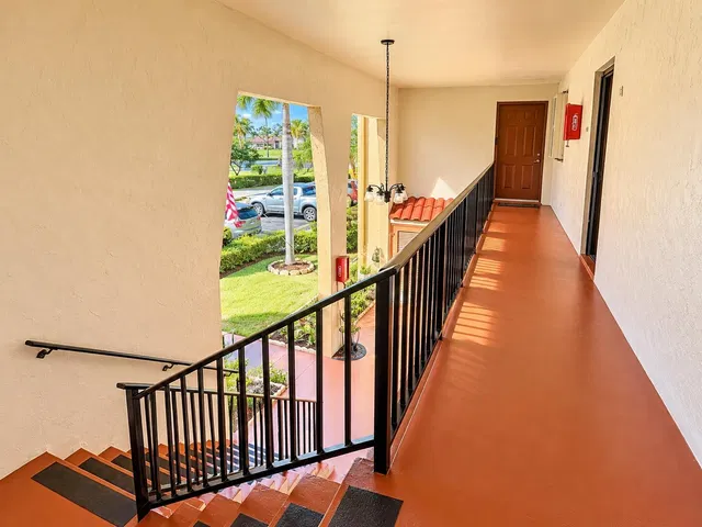 Residence photo 2