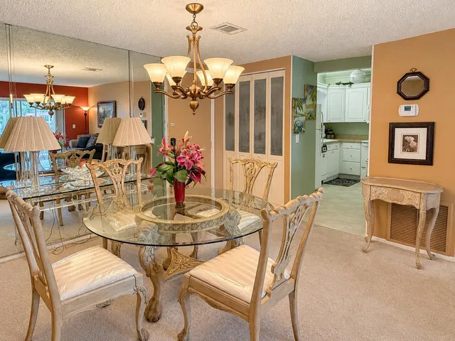Residence photo 4