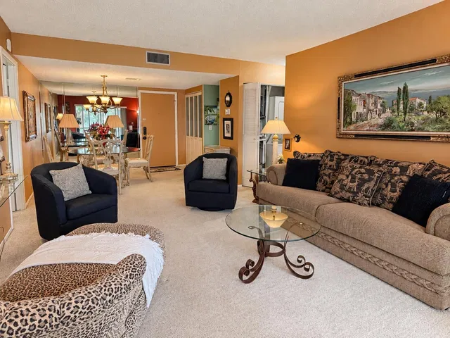 Residence photo 5