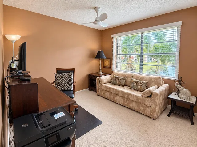 Residence photo 11