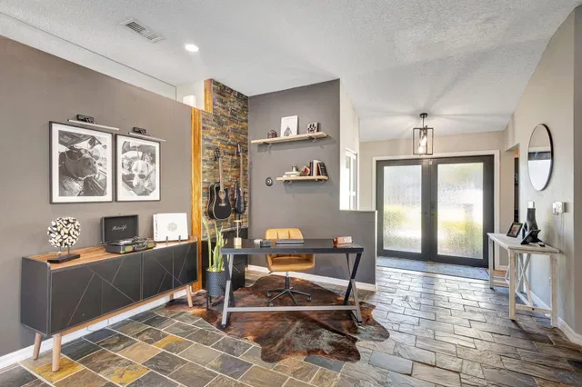 Residence photo 11