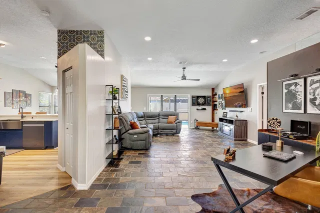 Residence photo 14