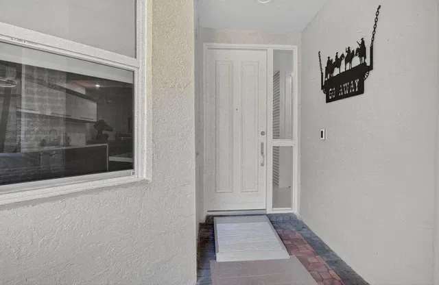 Unit 104 photo 3